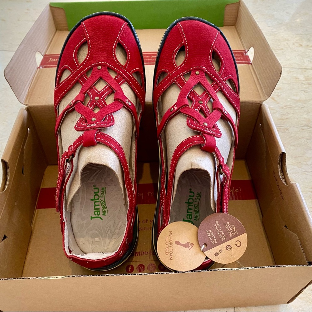 Jambu Adventure Design Spain, beautiful red sandals size 7 never used